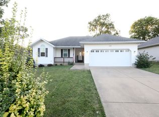 895 S Jester Ave, Springfield, MO 65802