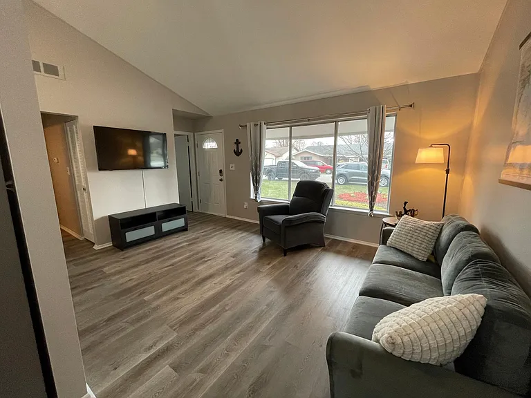7288 Cardinal St — Photo 5