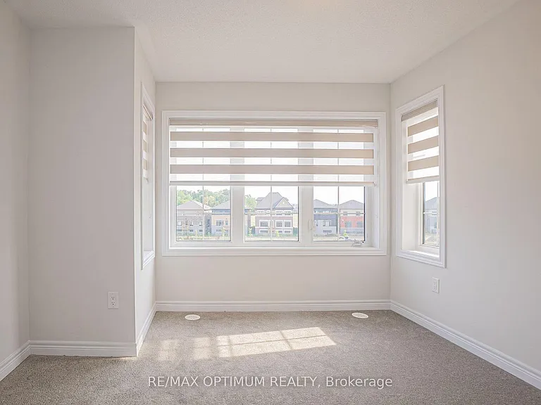 70 Keyworth Cres — Photo 10