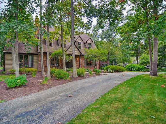 3rd image of 7330 Leyton Dr SE