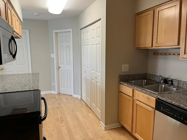 1303 Wyndham Dr — Photo 8