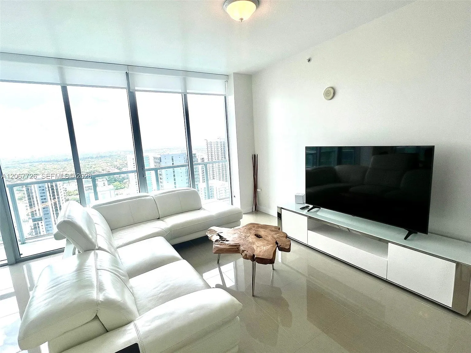 Axis/Brickell 02 Condo — Photo 3