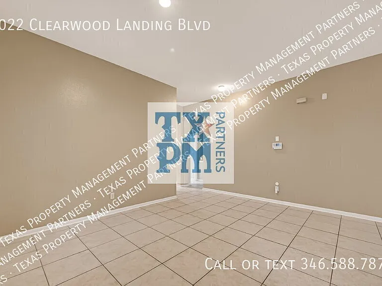 9022 Clearwood Landing Blvd — Photo 3