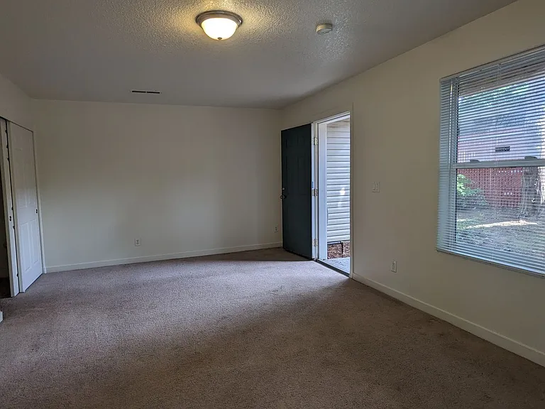 Halsey East Townhomes — Photo 252