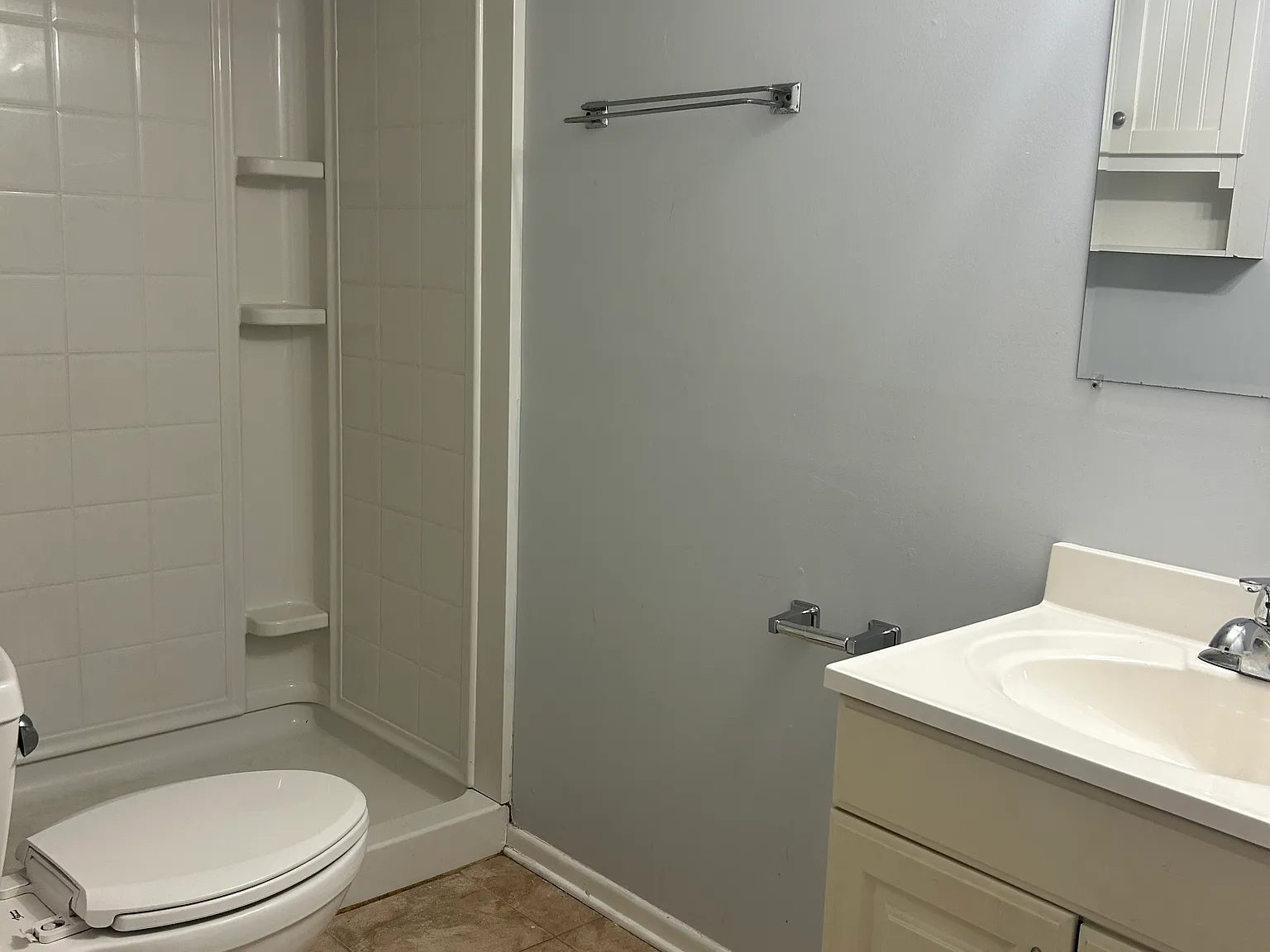 3 bed, 1600 sqft, $2,000 — Photo 3