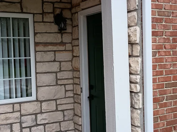 2256 Monarch Dr #2256, Utica, MI 48316