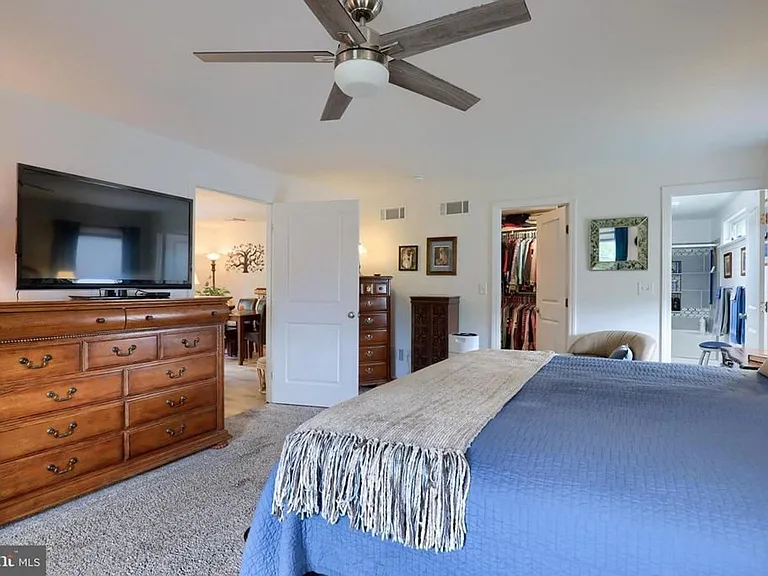 1500 Wilson Ave — Photo 46