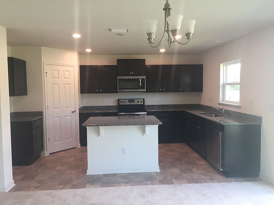 2nd image of 102 Pergola Pl