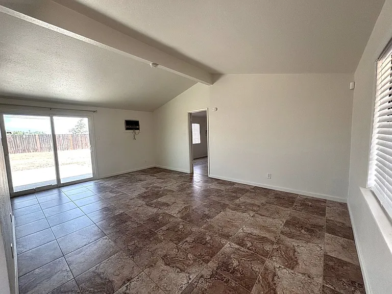 7317 California City Blvd — Photo 4