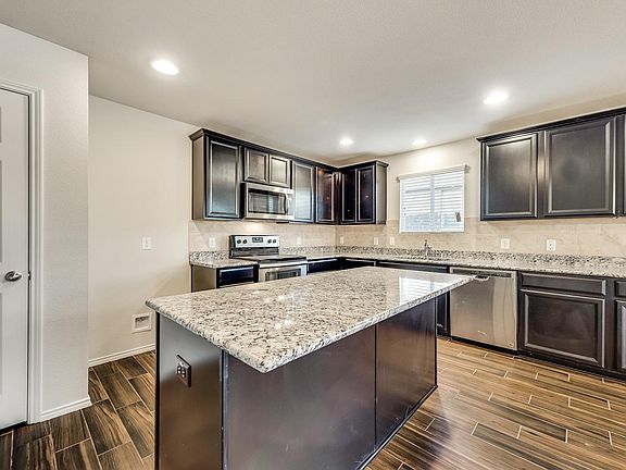 5th image of 3117 Montserrat Creek Dr