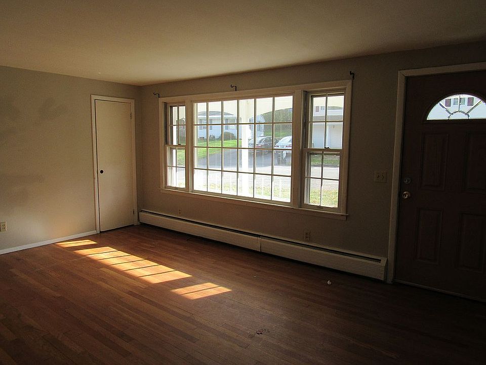 2nd image of 8 Langseth Ave