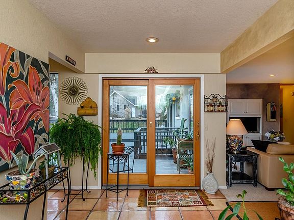 4th image of 23349 Western Ct