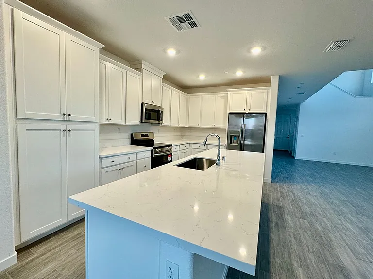 243 Dock Cir — Photo 6