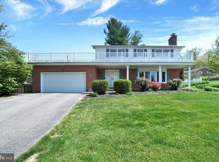 485 Quaker Dr, York, PA 17402