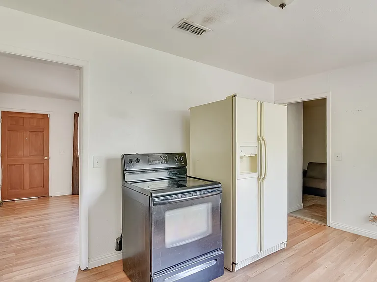 344 NW Renfro St — Photo 13