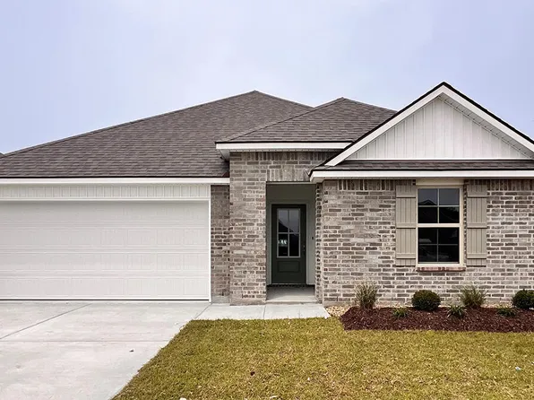 135 Lake Ridge Dr, Broussard, LA 70518