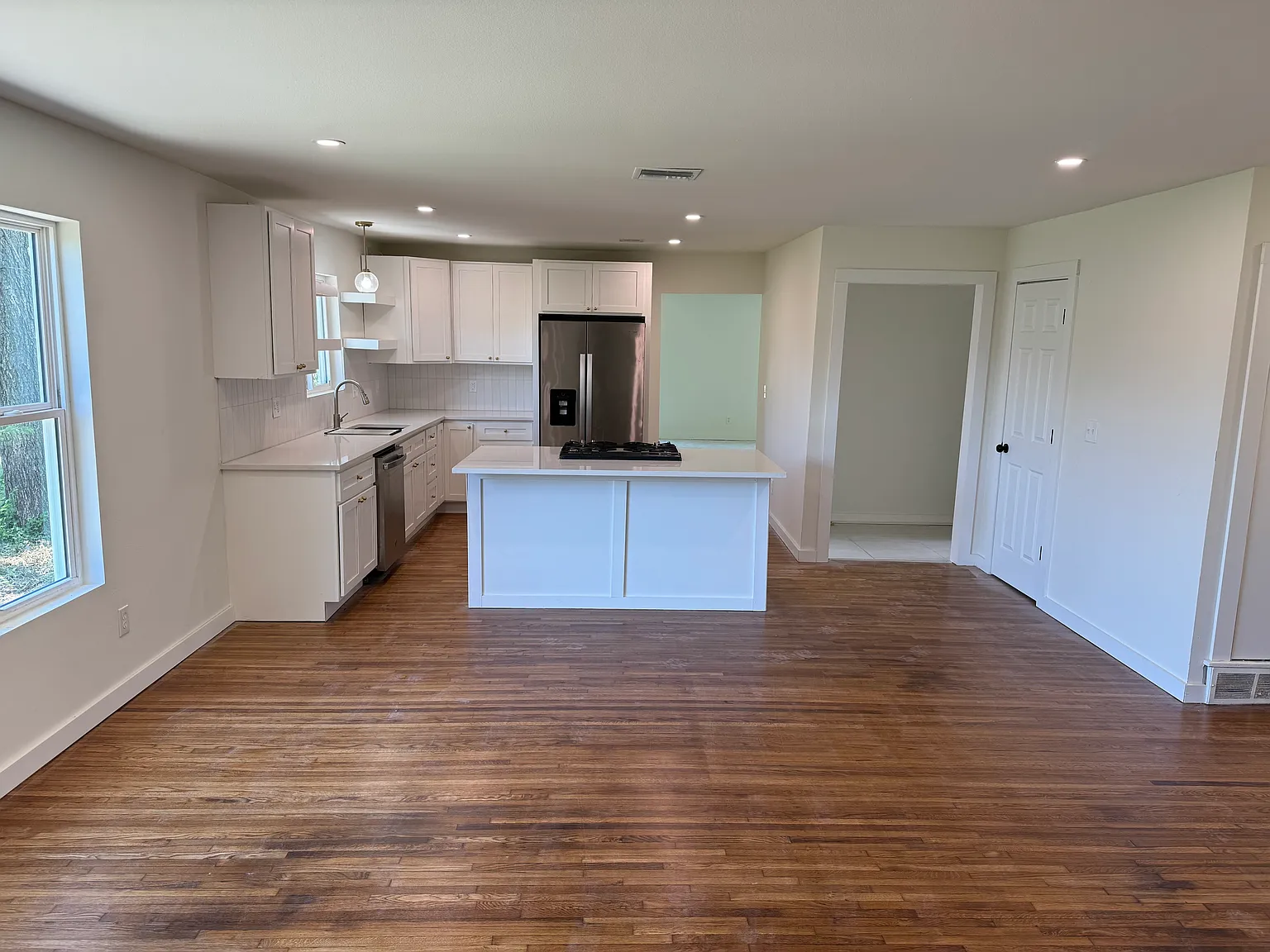 3 bed, 1612 sqft, $1,850 — Photo 3