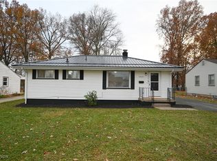 3325 Sunnybrooke Dr, Youngstown, OH