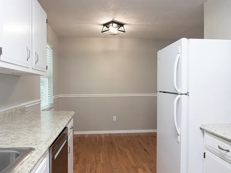 103 Robleigh Dr — Photo 6