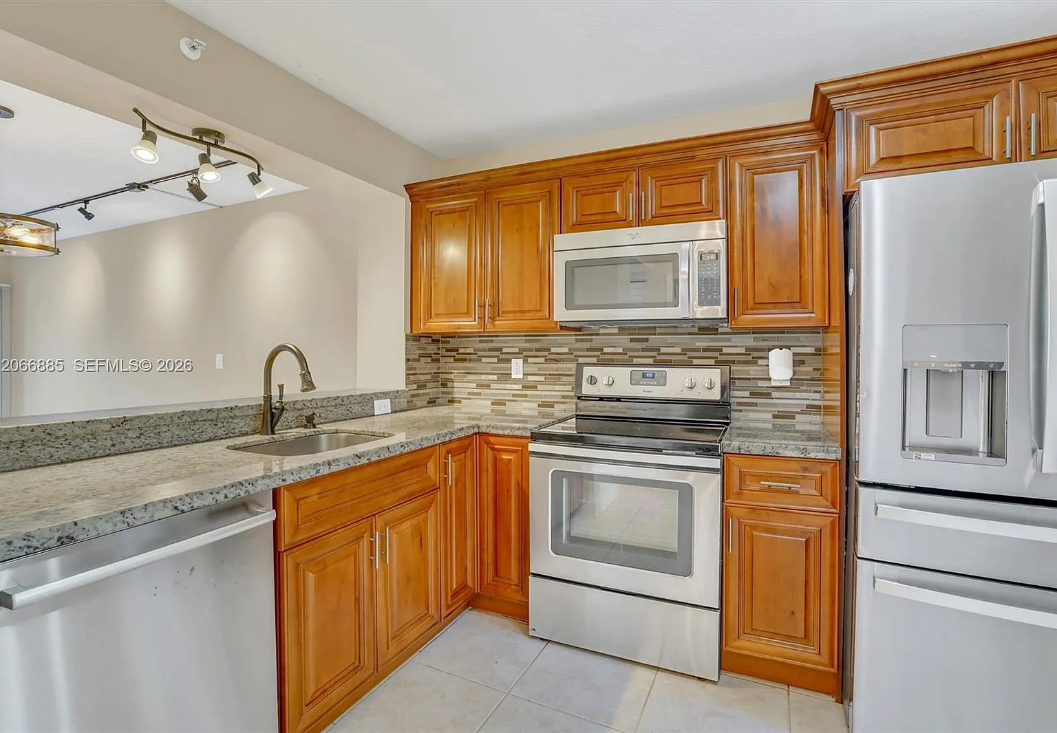 Weldon Condominium I — Photo 4