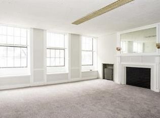 147 Charles St #1A, Boston, MA 02114