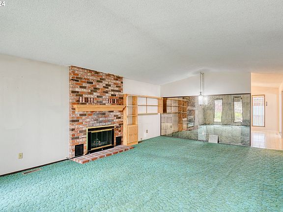 4th image of 1209 SW Zeta Ct