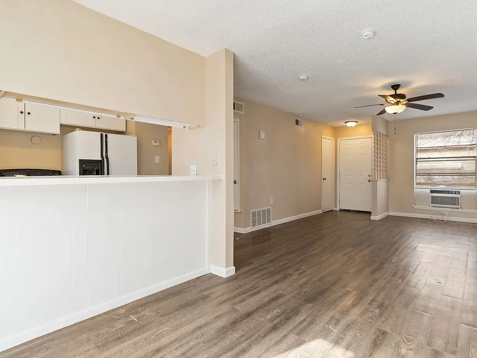 1 bed, 500 sqft, $890 — Photo 3