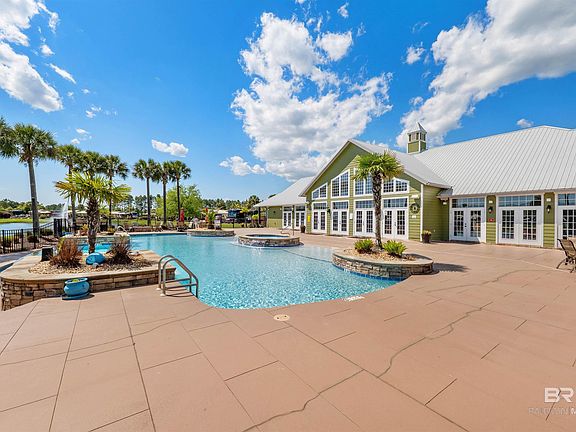 4th image of 761 Lago Way