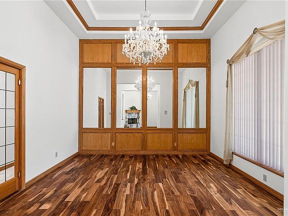 3rd image of 2503 San Luis Cir
