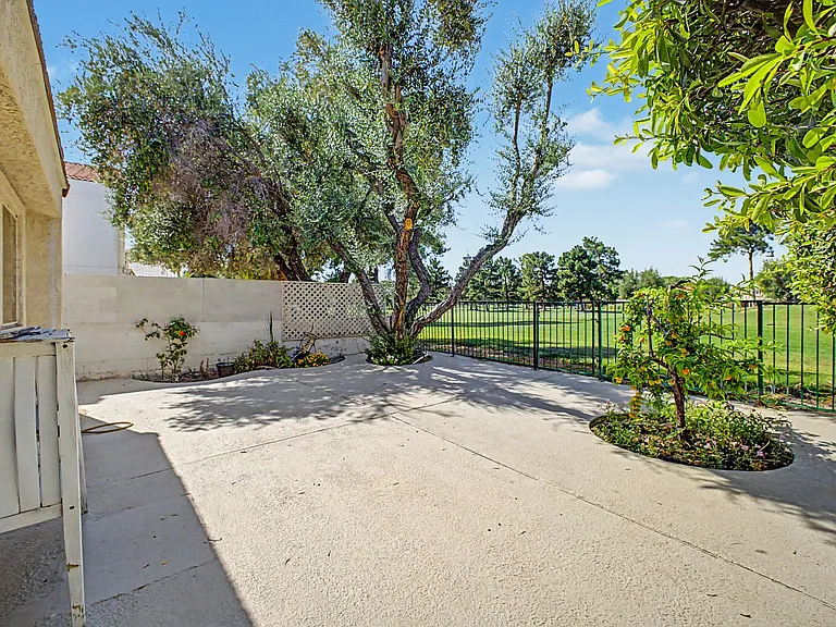 3145 Bel Air Dr — Photo 26