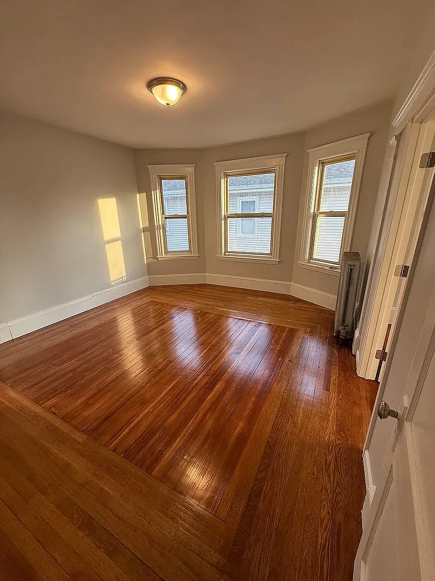 4 bed, 2.0 bath, 1200 sqft, $5,600 — Photo 4
