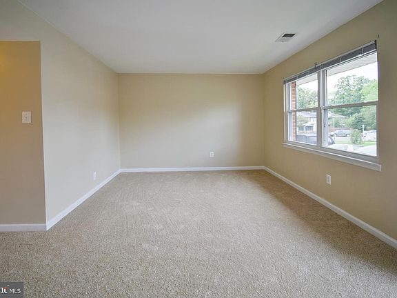 3rd image of 8625 Ashby Ct