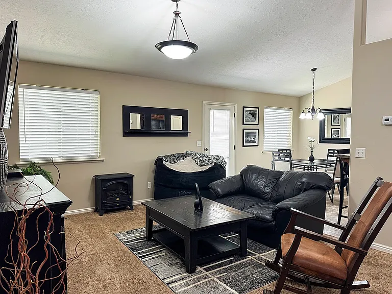 1661 S 1960 E — Photo 11