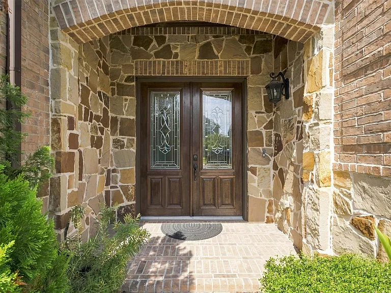 3020 Rocky Canyon Dr — Photo 2
