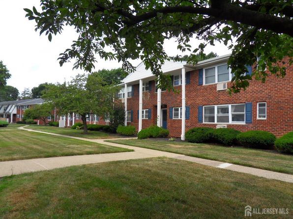 28-02 Woodedge Ave #2802