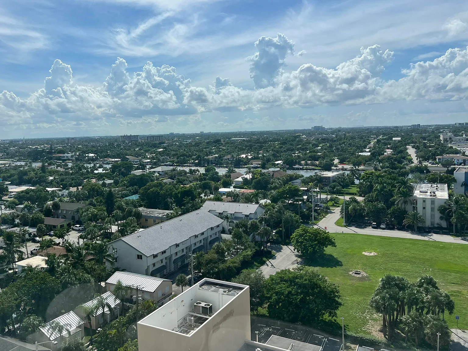 Pompano Beach Club south — Photo 3
