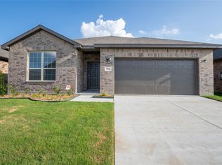 951 Hurstwood Dr, Van Alstyne, TX 75495