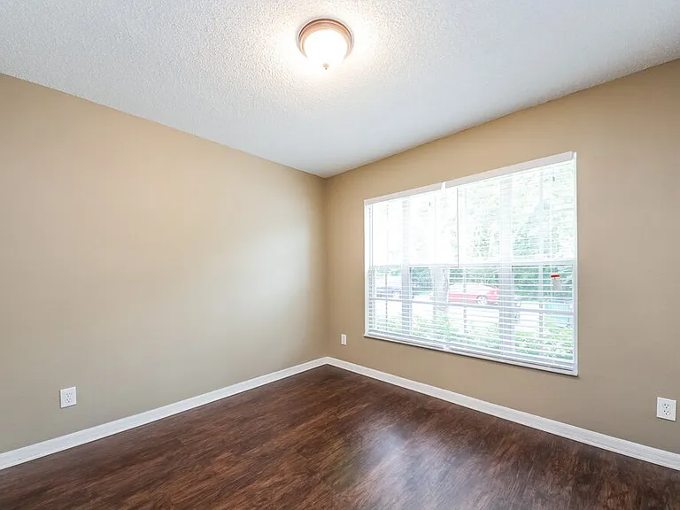 13918 Valleybrooke Ln — Photo 12