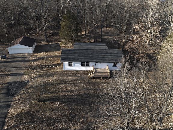 3rd image of 4201 Lovelaceville Rd