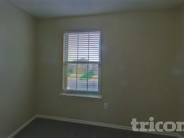 15102 Verela Dr — Photo 9