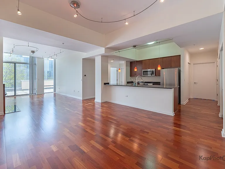 1720 Oak Ave #201 — Photo 4