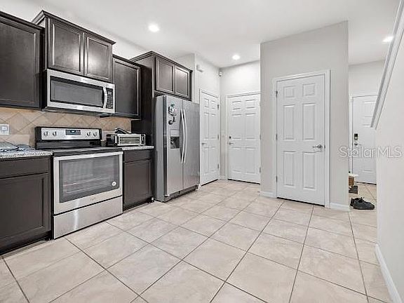 4th image of 9157 HILLCROFT DRIVE