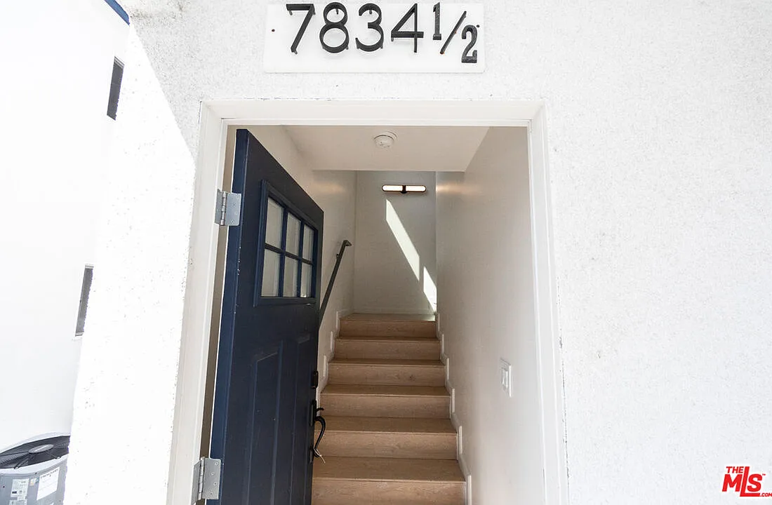 3 bed, 2.0 bath, 1200 sqft, $3,995 — Photo 3