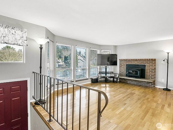 4th image of 15414 18th Avenue Ct E