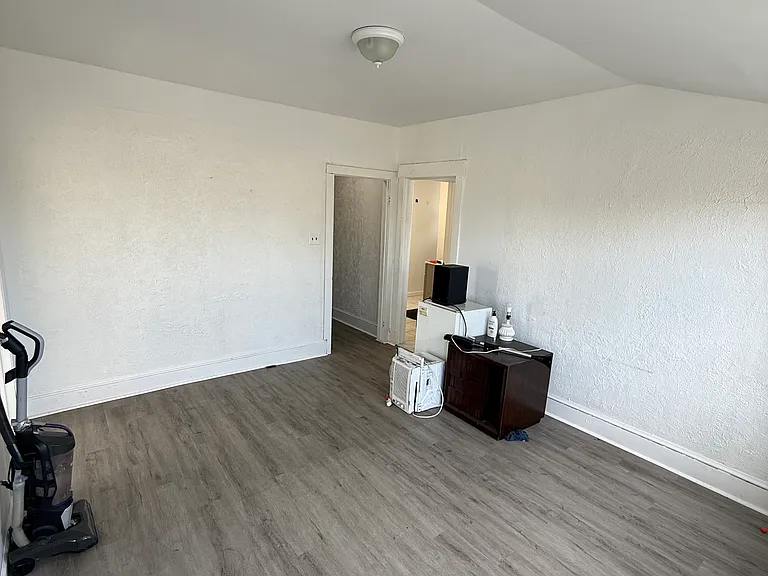 795 S Main St #4 — Photo 5