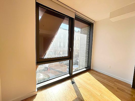 3rd image of 123 Melrose St APT 244