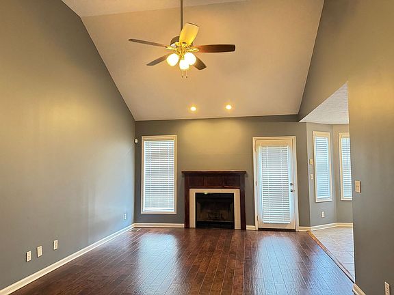 4th image of 3887 Benjamin Dr