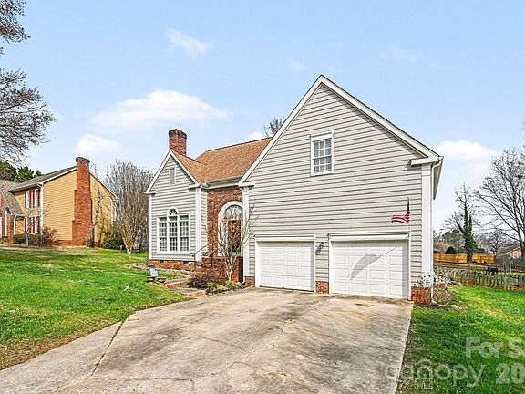 3rd image of 3110 Ivy Creek Rd