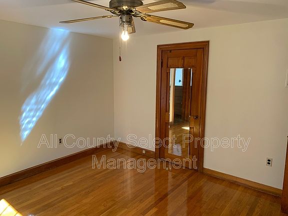 4th image of 216 Linwood St #1