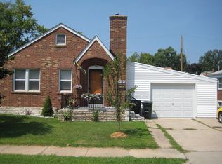 9333 Mackenzie Rd, Saint Louis, MO 63123